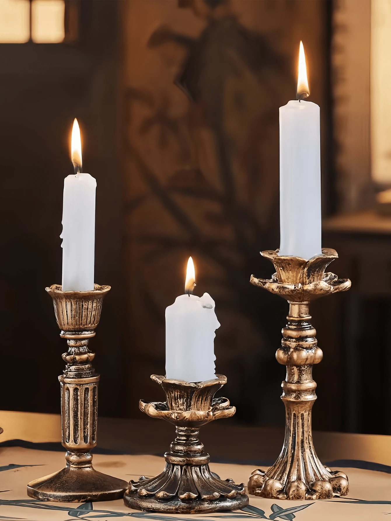 1 Set de Candelabros Antiguos Franceses Vintage, Decoración de Hogar de Alta Gama, Soportes para Velas Adecuados para Decoración de Cena a la Luz de las Velas, Decoración de Escritorio, Decoración de Oficina, Ambiente Interior, Decoración de Patio, Fiesta de San Valentín, Decoración de Habitación, Decoración de Regalo, Decoración de Mesa de Boda, Celebración de Cumpleaños, Regalo del Día de la Madre, Decoración de Pascua y Decoración de Mesa