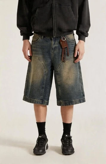 男士休闲宽松百慕大复古牛仔短裤，带口袋，日常穿着，emo 风格