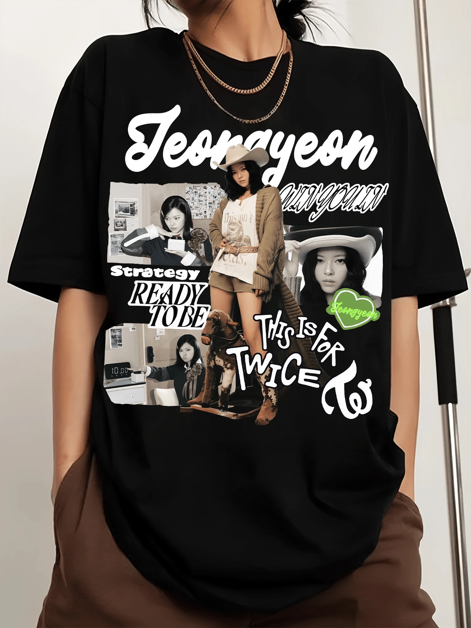 Jeongyeon TT-Twicess Men's Sports T-Shirt With Round Neck And Print, Short Sleeves. - Black - View 1