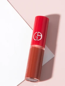 Son lì Giorgio Armani Velvet Lipstick #206, 6.5ml (dung tích đầy đủ)/3ml (dung tích mẫu thử), chất son lì mịn mượt, độ lên màu cao, lâu trôi và không lem, công thức thoải mái không gây khô môi, làm sáng da, không vón cục hay bong tróc, tạo màu sắc đậm đà, phù hợp với mọi tông da, cần thiết cho trang điểm hàng ngày, hẹn hò, dự tiệc, món quà Giáng sinh và Ngày Valentine hoàn hảo. - 206 bậc thầy môi - Xem 8