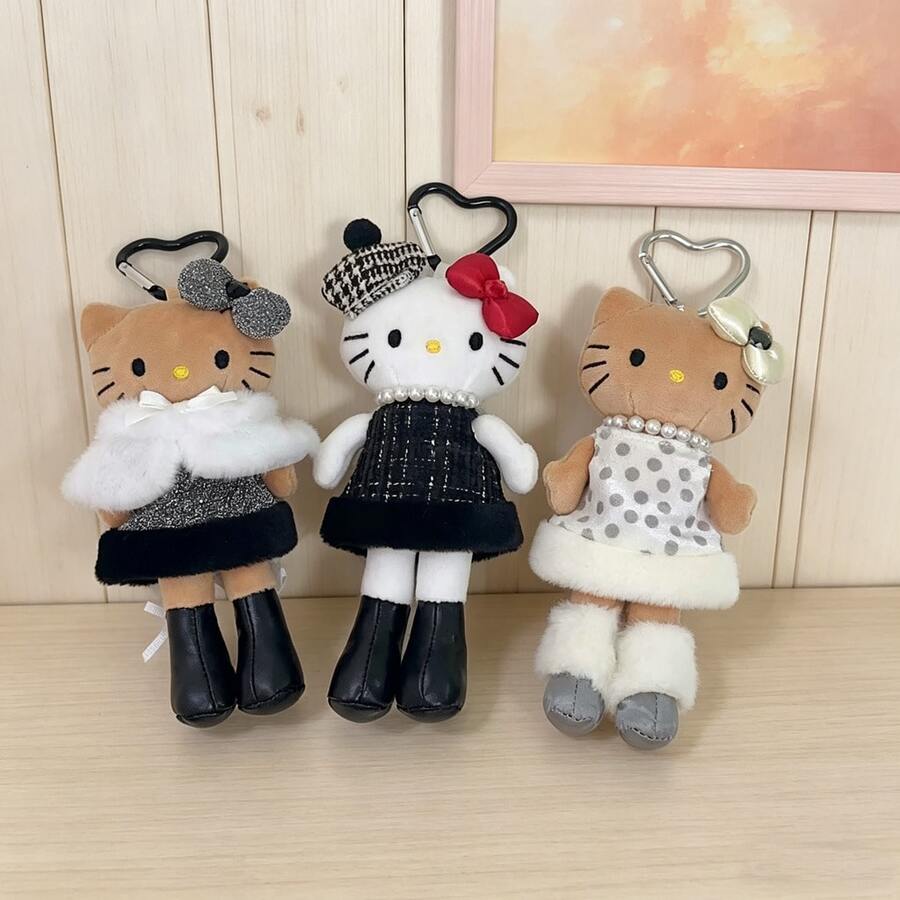 SANRIO 長腿KT娃娃包掛飾 心形扣吊飾 禮物珍珠項鍊創意披肩吊飾 - 彩色 - 查看 1