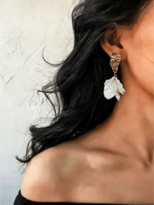 1 Đôi bông tai hình lá bằng nhựa trắng, thích hợp làm quà tặng dự tiệc cho nữ, quà tặng ngày lễ Ngày của Mẹ. - Nhiều màu - Xem 1