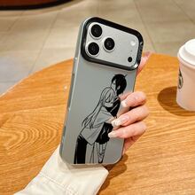 このレーザーエッチング加工された虹色の Apple 製携帯電話ケースは、特大のレンズ開口部と IMD テクノロジー、そして対照的な色のフレーム デザインを特徴としており、高い美観と実用性を兼ね備えた完璧な選択肢となっています。 男女抱擁漫画ケース  11  17e 手机壳  17e 手机壳 家族、恋人、友人、そして子供たちへのプレゼントに最適です。  16/S24 Ultra/Apple  Air/17 Pro/S22 Plus/17 Pro Max/ 13 pro/11 Pro/17/16 Pro Max/14 Plus/16 Pro/12 Pro/14/13/14 Pro/14 Pro Max/S25 Ultra/16 Plus/15 Pro Max/16e/17e/S23 Ultra/S25/12/11 Pro Max/S23 FE/S22/S24/7/15/ 13 Mini/12 Mini/12 Pro Max/15 Plus/13 Pro Max/S23/S22 Ultra/15 Pro - ホワイト - チェックする 2