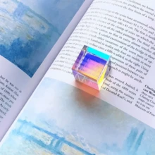 1件精緻立方體工藝品,捕捉自然光並投射柔和光芒,極簡藝術風格,適合居家桌面與窗台擺飾,優雅百搭,創意節日與日常送禮首選 - 彩色 - 查看 9