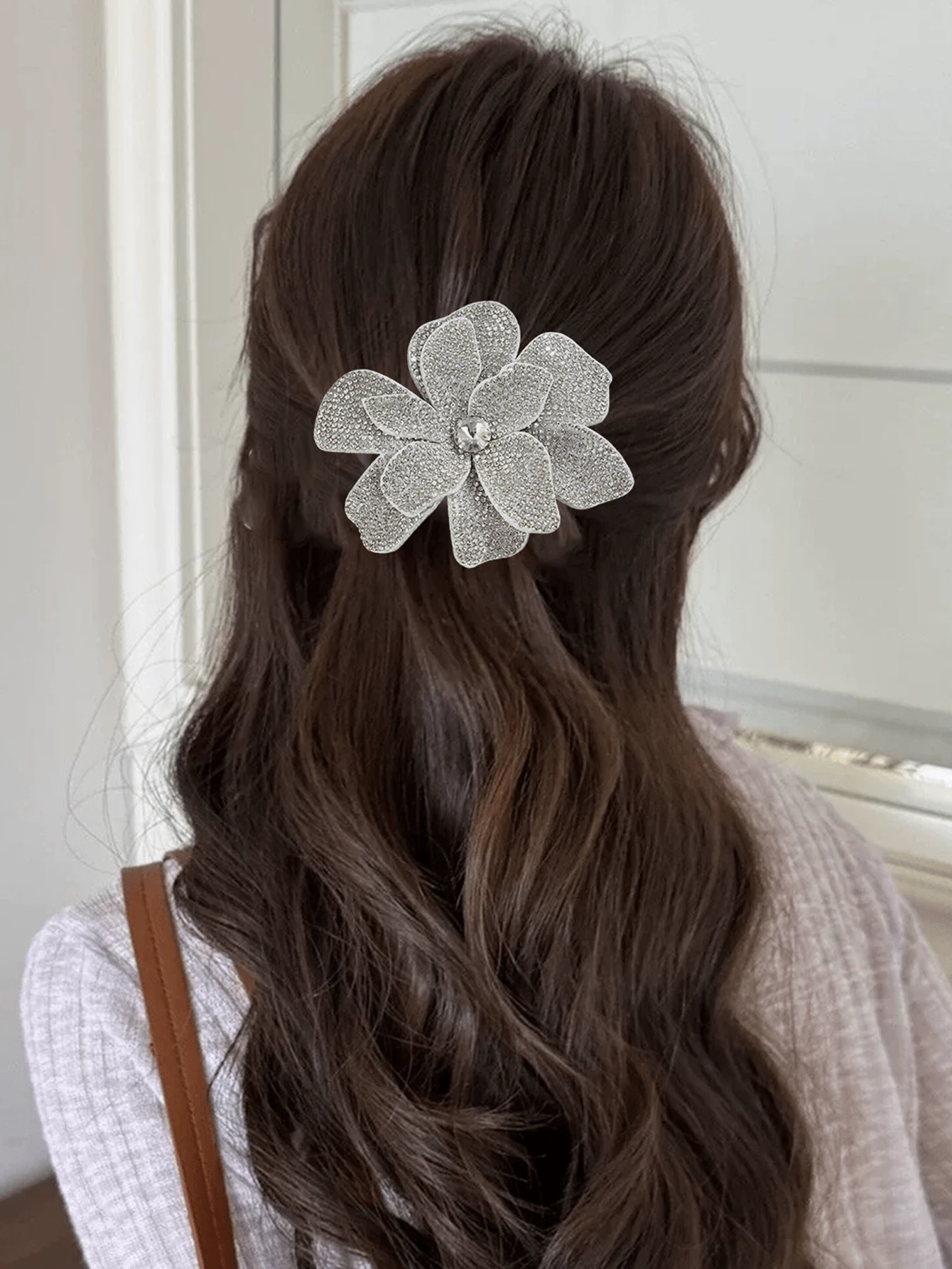 1PC Rhinestone Flower Spring Clip Hairpin Suitable For Women's Daily Hairstyle Decoration,Hair Clip,Party, Claw Clips - White - View 1
