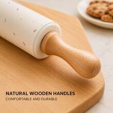 Rouleau à pâtisserie en silicone anti-adhésif Meoky avec motif bonbon coloré et manche en bois, rouleau à pâte de cuisine, convient pour le fondant, les biscuits, la pâte, la pizza, la tarte, le roulement de pâte lisse, outil de décoration de gâteau, idéal pour la pâtisserie à la maison, accessoire de pâtisserie mignon, convient aux débutants et aux passionnés de pâtisserie - Voir 7