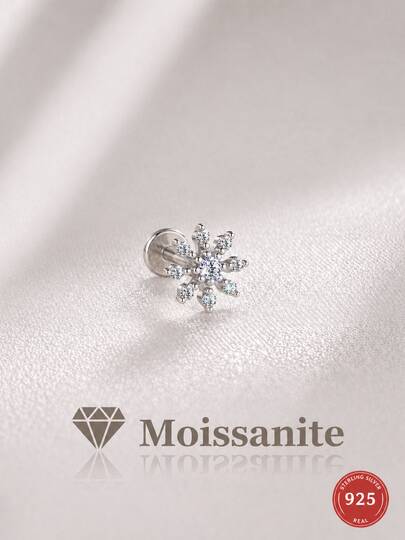 1 đôi bông tai bạc 925 mạ vàng 18K sang trọng hình bông tuyết đính đá Moissanite siêu nhỏ, kiểu dáng phẳng, ít gây dị ứng, phù hợp cho nữ giới đeo hàng ngày, đi làm, hẹn hò, dự tiệc, đám cưới, kỷ niệm, Ngày Valentine, Ngày của Mẹ, quà sinh nhật.