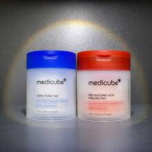 Medicube Toner Pads Zero Pore Pad 2.0&Medicube Toner Pads Red Succinic Acid Panthenol Facial Peeling Pad - Red & Blue - View 1