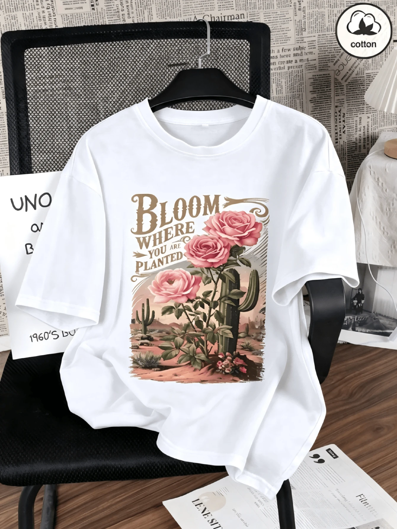 Camiseta de manga corta, con estampado de rosas y cactus, estilo desértico, camiseta de manga corta de cuello redondo de moda para mujer, casual y versátil para el verano, oversize - Blanco - Ver 1