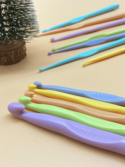 12 Piece Morandi Color Plastic Crochet Hook Set, 2.0 Mm - 10.0 Mm Ergonomic Crochet Hooks Kit, Beginner Friendly, Suitable For DIY Yarn Knitting, Scarf Hat Glove Making, Home Crochet Projects And Handmade Clothing Creation, Ideal Gift For Mother's Day, Christmas, Birthday For Crochet Enthusiasts, Knitting Beginners And DIY Crafters
