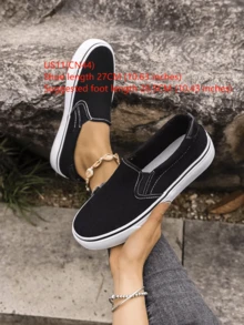 Couple's Canvas Shoes, Slip-On Slouchy Shoes, Walking Shoes, Fashionable Casual Versatile Classic Canvas Shoes - Black and White - View 11