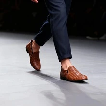 Mocasines de cuero casuales tipo slip-on, zapatos de conducir de suela blanda, adecuados para negocios y ocio, diseño de un solo toque conveniente, primavera - Marrón - Ver 6