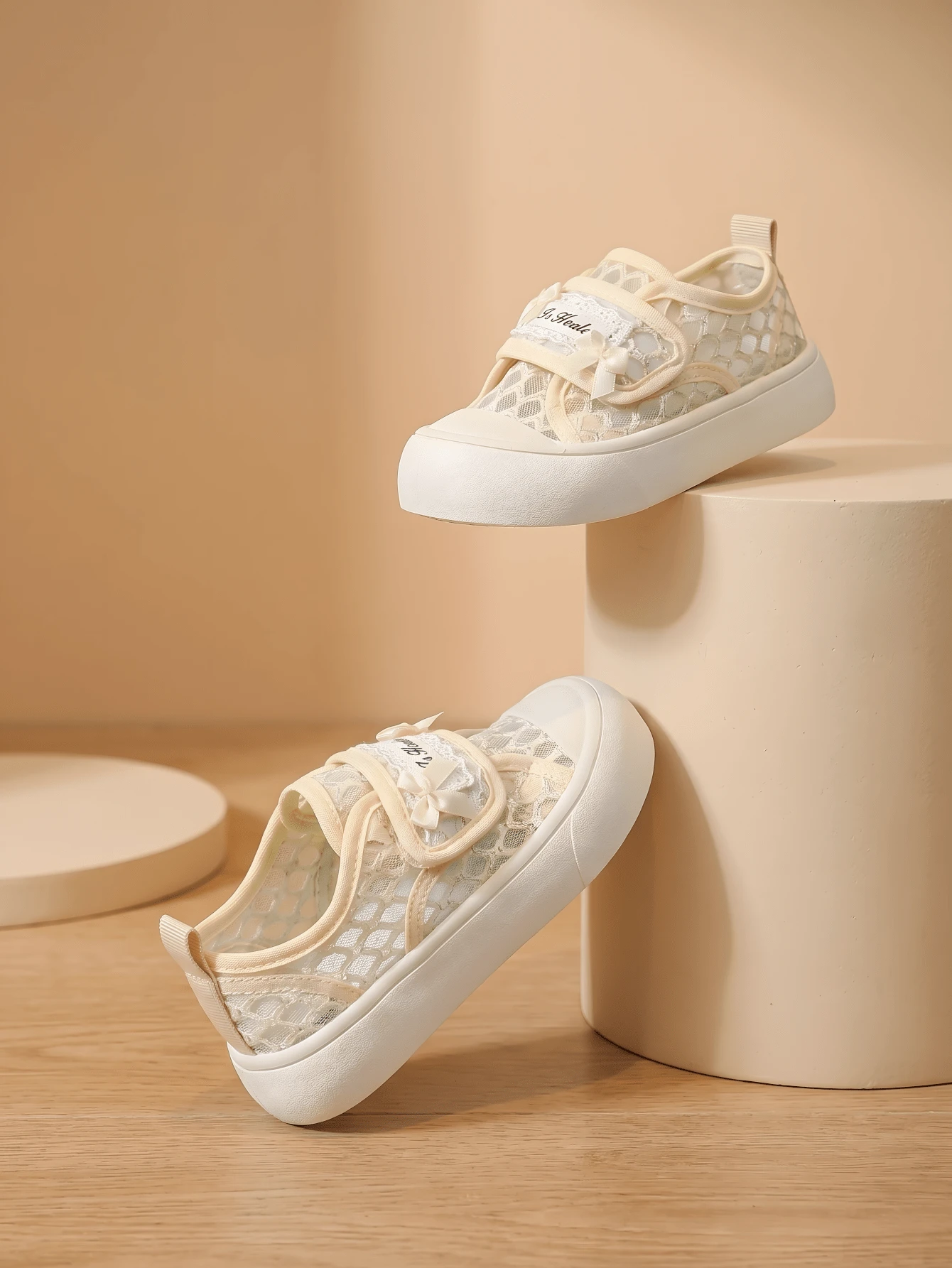 1 par de zapatos planos casuales con malla transpirable y lazo para niñas, estilo talla grande reciente adecuado para el verano - Beis - Ver 1