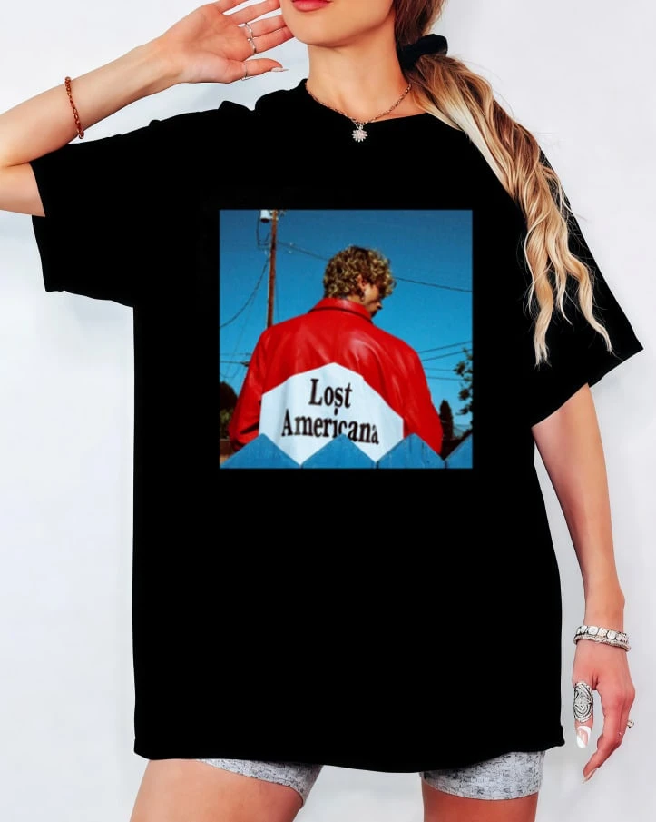 Lost Americana Photo Print T-Shirt, Retro Red Jacket & Blue Sky Design, Unisex Casual Style Top - Black - View 1