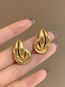 Khuyên tai vòng dày mạ vàng 14K, nhẹ và không gây dị ứng, là món quà trang sức lý tưởng cho phụ nữ. - F4-05 - Xem 1