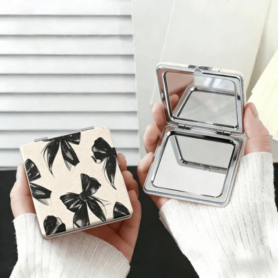 1 chiếc gương trang điểm gấp gọn, nhẹ, nhỏ gọn, độ phóng đại 2X, gương cầm tay hai mặt, gương trang điểm mini di động, tiện lợi mang theo, vật dụng trang trí nhà cửa và đồ dùng cần thiết trong các dịp lễ.