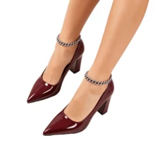 Zapatos de tacón de bloque de charol para mujer: elegantes tacones altos de punta para el trabajo, fiestas y ocasiones especiales. Adéntrate en la elegancia atemporal con nuestros zapatos de tacón de bloque de charol para mujer, la combinación perfecta de estilo sofisticado y comodidad durante todo el día. Con una elegante silueta de punta y un robusto tacón de bloque, estos tacones altos para mujer ofrecen una elevación favorecedora sin sacrificar la estabilidad, lo que los hace ideales para largas jornadas laborales, glamurosas fiestas nocturnas, bodas y cualquier ocasión especial. Elaborados en charol brillante en una cuidada paleta de ricos tonos -que incluyen burdeos intenso, amarillo vibrante, negro clásico y verde intenso- estos zapatos añaden un toque atrevido y sofisticado a cualquier atuendo, pasando sin esfuerzo de la elegancia de oficina al glamour de después del trabajo. - Burdeos - Ver 2
