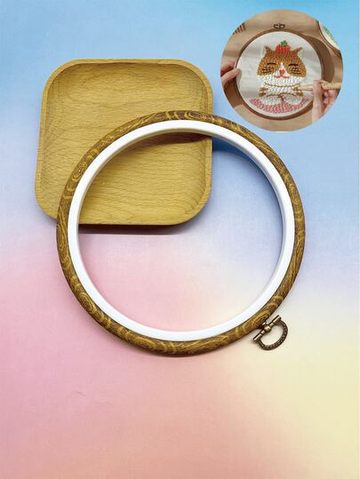 4 Sizes Available: 8cm/10cm/13cm/17cm Brown Faux Wood Grain Flexible Embroidery Hoops With Metal Hanging Ring, Vintage Round Frame For Embroidery, Cross Stitch, Handicrafts, Suitable For Beginners DIY Needlework
