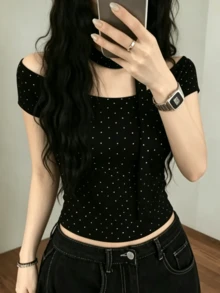 復古辣妹風露鎖骨全身水鑽裝飾短袖T恤女款 極簡性感修身上衣 夏季服飾 - 黑色 - 查看 3