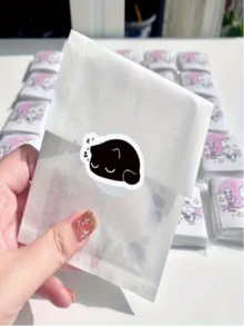 500张黑色猫咪可爱主题圆形贴纸，展现各种可爱黑猫的姿态，以黑色为主色调，适合装饰手账、猫咪主题工艺品、水瓶贴纸，以及贴在手机壳、平板电脑保护套、笔记本电脑保护套上。 - 黑貓 - 查看 6