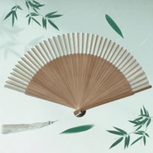 1个时尚简约多色折叠扇，采用优质布料和塑料框架制成，柔软顺滑，易于开合，便携可折叠，适合派对、生日、音乐会、婚礼、伴娘礼物、春夏郊游、卧室装饰、海滩旅行、厨房装饰等场合，是夏季降温的理想之选。 - 多色 - 查看 3