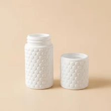 Caja de almacenamiento cautivadora, perfecta para mantener brotes, hisopos de algodón, palillos, sacabocados y varios artículos pequeños. Ahorra espacio, es práctica y simplifica la organización de los artículos. - Caja para guardar bastoncillos de algodón - Ver 4