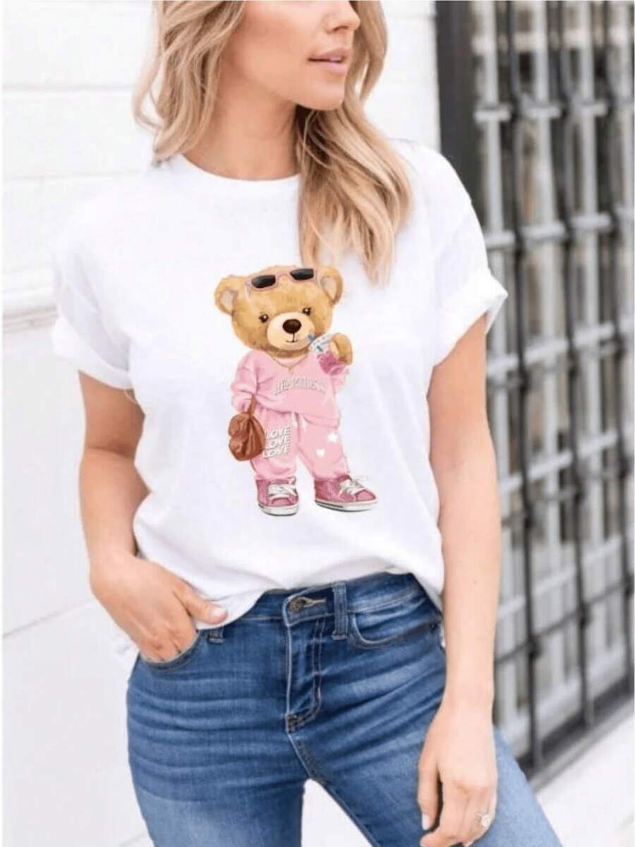 Oso con gafas lleva sudadera rosa y pantalones con corazones transmite ternura confianza y un toque juvenil alegre para los días casuales camiseta de mujer cómoda moderna y divertida - Blanco - Ver 1