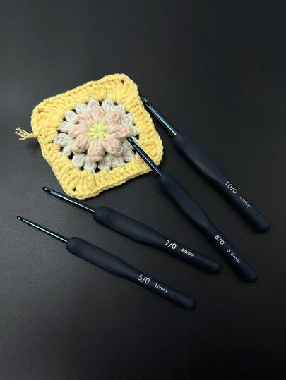 Bộ 3 kim móc tiện dụng - Tay cầm mềm mại, silicon màu xanh dương, dụng cụ đan áo len thoải mái.