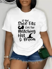 Magic Hat With Boots And Broom Symbolizing Fun Humor And Bold Feminine Energy With Prominent Large Lettering, Casual Women's T-Shirt For Summer - 白色 - 查看 8