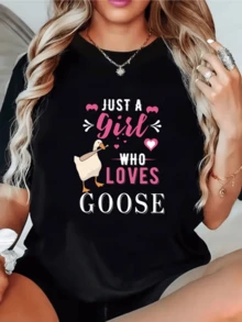 A Cute Drawing Shows A Friendly Goose Surrounded By Pink Hearts That Symbolize Love And Fun For Animal Lovers. A Comfortable, Modern, Casual Women's T-Shirt Perfect For Everyday Wear. - 黑色 - 查看 1
