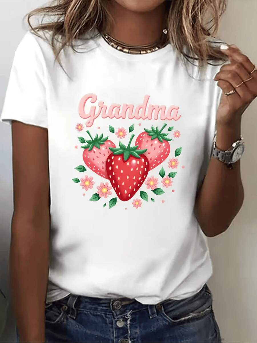 Red Strawberries Surrounded By Small Pink Flowers Symbolize Tenderness, Familial Sweetness, And Sincere Love Between Generations. A Comfortable, Casual Women's T-Shirt For Everyday Wear With A Cheerful And Charming Style. - 白色 - 查看 1
