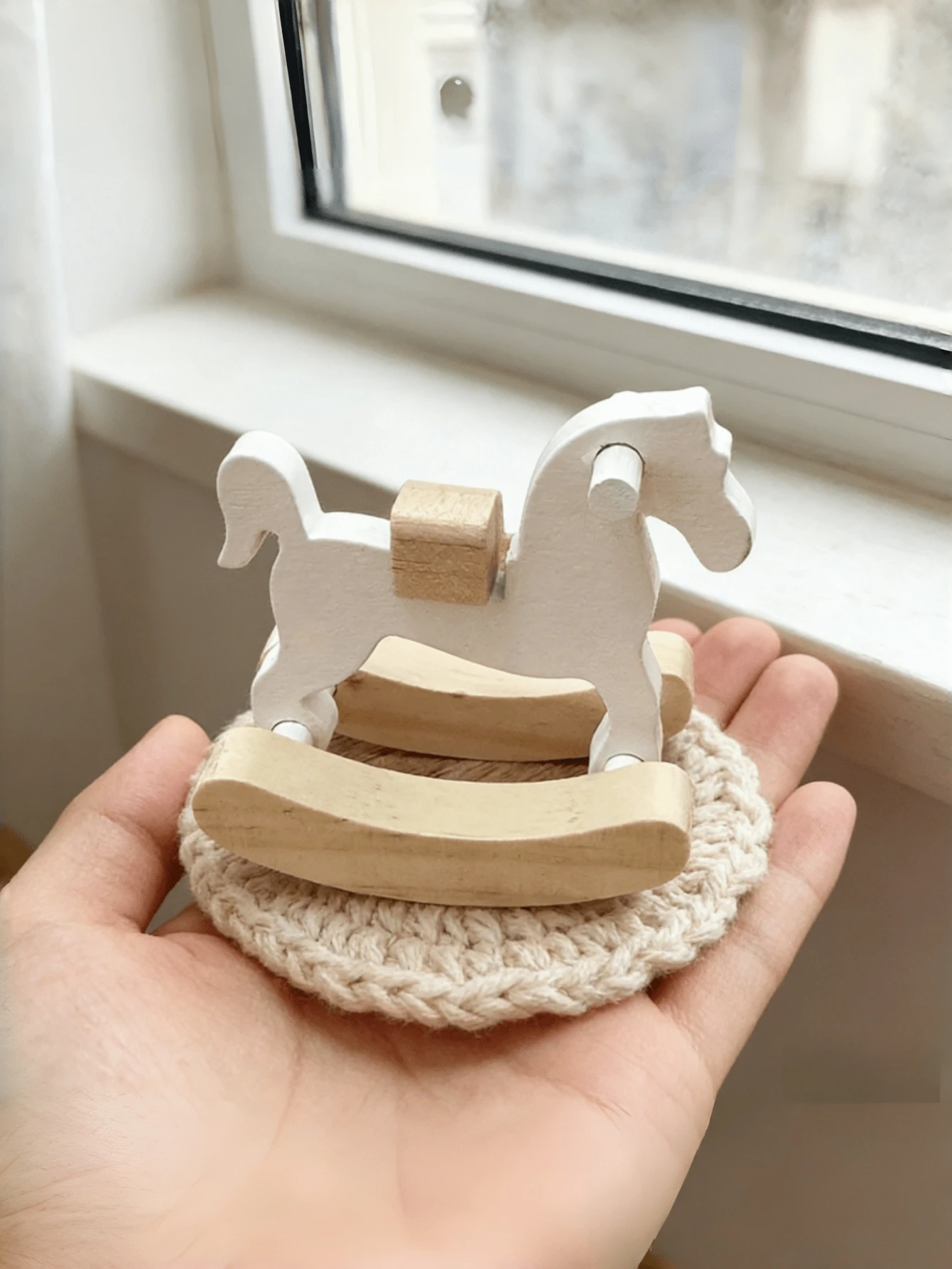Mini Wooden Rocking Horse Decor, Natural Wood Grain Horse Desktop Ornament, Minimalist Fresh Small Wooden Horse Desk Decoration, Photo Prop, Creative Small Gift, DIY Crafting