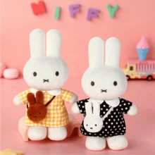 MIFFY 米菲波点连衣裙毛绒玩具娃娃，官方收藏版毛绒玩具，可爱柔软舒适，是女孩和儿童的理想伴侣，也是送给好朋友的生日、节日、圣诞节礼物，可装饰儿童卧室。 - 彩色 - 查看 4