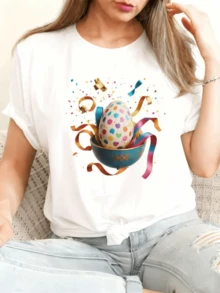 Egg Decorated With Multicolored Hearts Symbolizing Vital Joy And Renewal, Surrounded By Festive Ribbons That Evoke Positive Energy. Modern Casual Women's T-Shirt For Comfortable And Attractive Everyday Wear. - 白色 - 查看 1