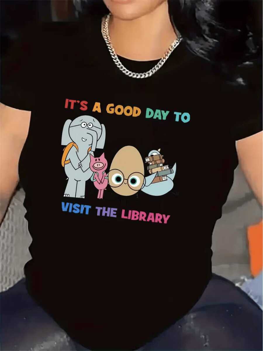 Animales tiernos acompañando un huevo con gafas que lleva libros inspirando lectura y aprendizaje positivo con tonos alegres y mensaje educativo camiseta de mujer moderna casual cómoda para amantes de la lectura - Negro - Ver 1