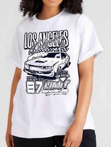 Motivo que muestra un potente automóvil clásico americano con letras de Los Angeles y detalles de velocidad que evocan energía y espíritu urbano camiseta de mujer casual moderna para uso diario - Blanco - Ver 1