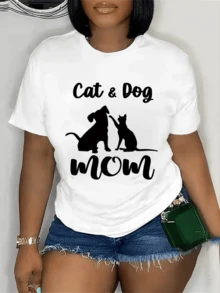Two Silhouettes Symbolizing The Loving Connection Between An Animal-Loving Mother And Her Loyal Companions, Cat And Dog, Creating An Image Of Harmony And Tenderness. Comfortable Casual Women's T-Shirt For Everyday Wear. - 白色 - 查看 8