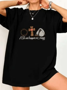 Cruz con estampado de leopardo acompañada de una corona de espinas y una tumba abierta que simboliza la esperanza la fe y el renacimiento camiseta de mujer casual cómoda y moderna - Negro - Ver 1