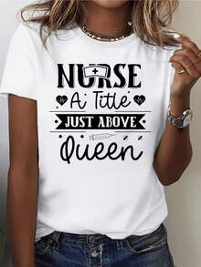 Heart And Syringe Symbols Along With Words That Exalt The Pride And Nobility Of A Female Nurse, Representing Dedication, Vocation, And Leadership. A Modern, Comfortable, Casual White Women's T-Shirt For Everyday Wear. - 白色 - 查看 8