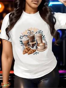 Tazas de café con crema y corazones que simbolizan momentos cálidos de amistad matinal con croissants y leche creando una atmósfera acogedora perfecta camiseta de mujer casual cómoda para uso diario - Blanco - Ver 1