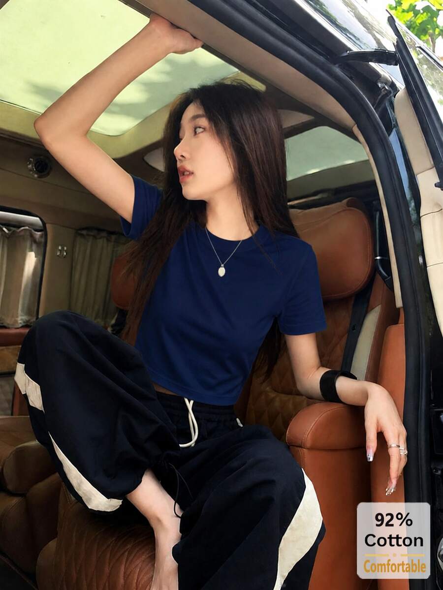 女款海軍藍短袖T恤,百搭短版上衣,性感時尚休閒夏季款 - 藏青色 - 查看 1