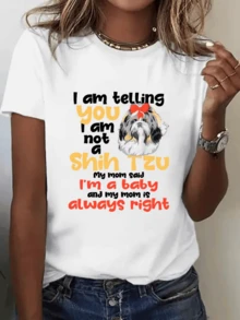 Cute Drawing Of A Shih Tzu Puppy With A Big Red Bow Expressing Affection And Family Pride, Accompanied By Funny Phrases About Being Mom's Spoiled Baby. Casual, Comfortable, And Modern Women's T-Shirt For Everyday Wear. - 白色 - 查看 1