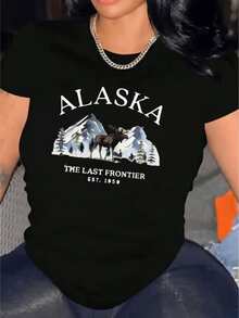 Snow-Capped Mountains And A Majestic Moose Represent The Strength And Natural Beauty Of The North, Evoking Freedom And Adventure In Wild Landscapes. Perfect For Adventurous Spirits, This Comfortable Women's Casual T-Shirt Is Ideal For Everyday Wear. - 黑色 - 查看 8