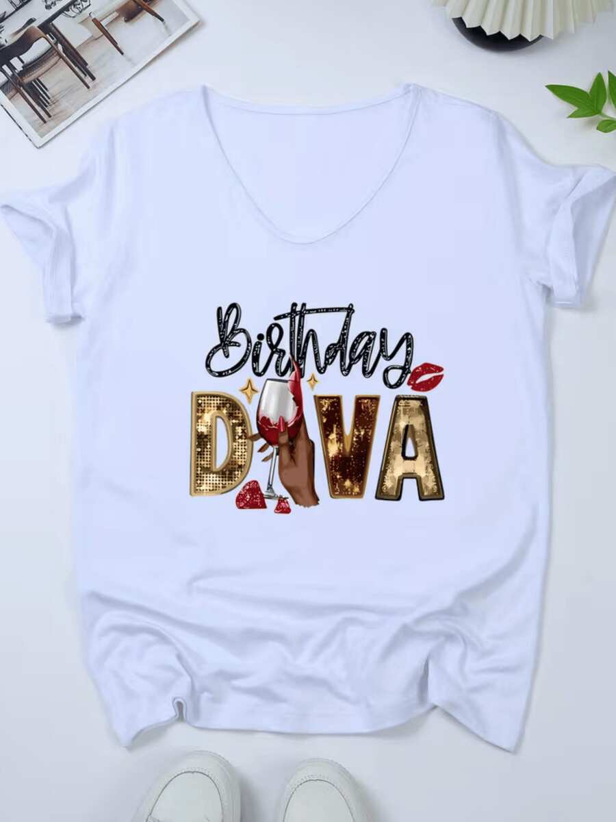 Wine Glass With Gold Glitter, Red Lips And The Words "Birthday Diva" In Glitter Letters Symbolizing Confidence, Elegance And Celebration; Casual Women's T-Shirt For Birthday Party - 白色 - 查看 1