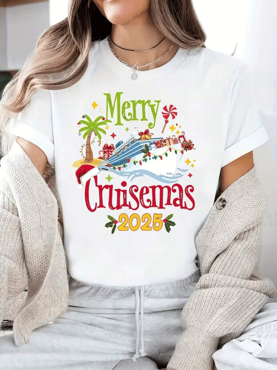 Palm Trees And Candies Next To A Boat Decorated With Lights And Gifts Sailing On A Festive Sea, Evoking The Joy Of Christmas. Happy Voyage. Funny Women's T-Shirt For 2025 Celebration. - 白色 - 查看 1