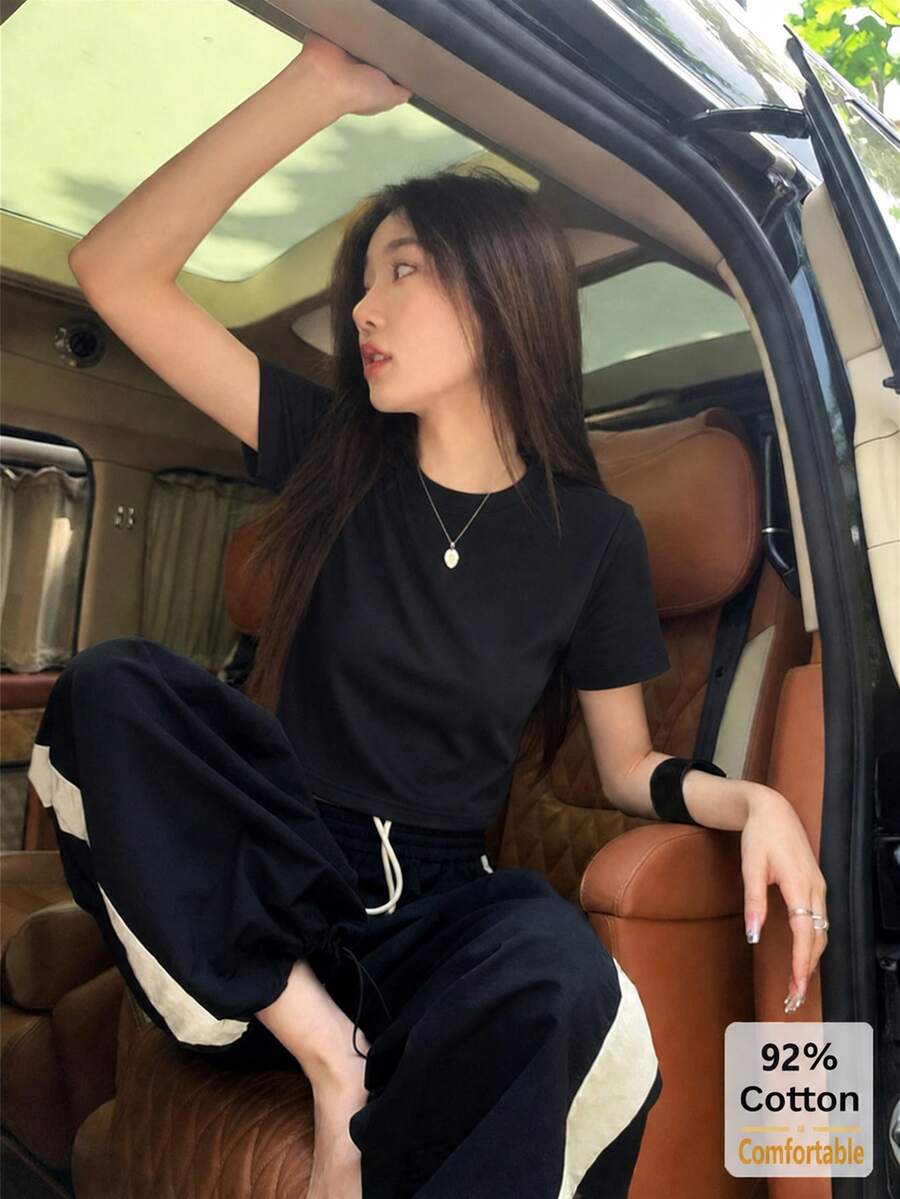女款黑色短袖T恤,百搭短版上衣,性感時尚休閒夏季款 - 黑色 - 查看 1