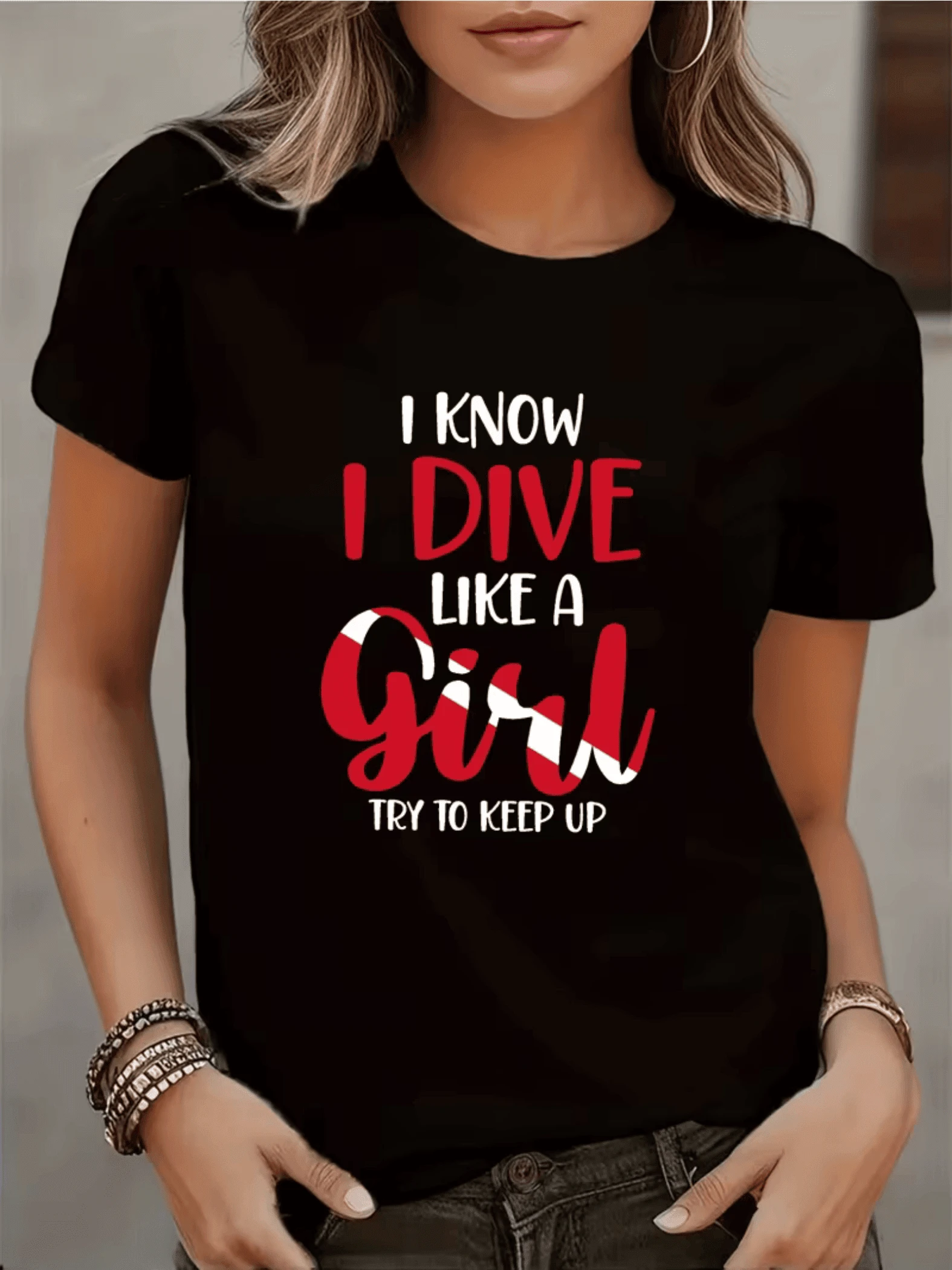 Motivational Phrase That Highlights Feminine Strength And Confidence By Showing Pride In Diving As A Girl With Positive Energy And A Challenging Attitude. Comfortable Casual Women's T-Shirt For Everyday Wear - 黑色 - 查看 1