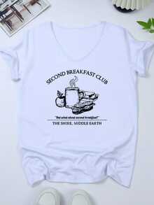 A Steaming Cup Of Coffee Next To Bread And Fruit Evokes The Warmth Of A Peaceful Breakfast, Inviting You To Savor Life With Joy And Share Simple Moments. A Comfortable And Modern Women's T-Shirt For Everyday Wear. - 白色 - 查看 1