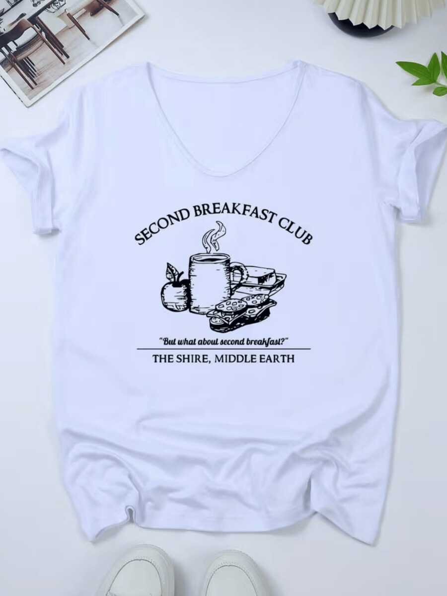 A Steaming Cup Of Coffee Next To Bread And Fruit Evokes The Warmth Of A Peaceful Breakfast, Inviting You To Savor Life With Joy And Share Simple Moments. A Comfortable And Modern Women's T-Shirt For Everyday Wear. - 白色 - 查看 1