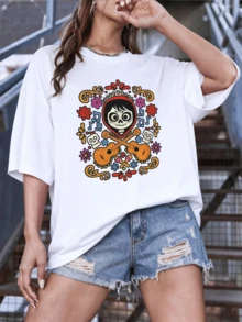 Festive Skull Surrounded By Colorful Flowers, Crossed Guitars, Musical Notes And Maracas Celebrating Mexican Culture On A Modern, Comfortable And Expressive Casual Women's T-Shirt - 白色 - 查看 6